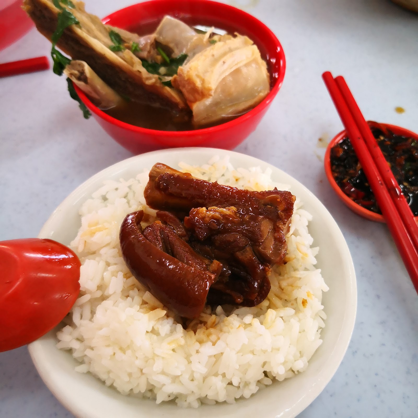 良记肉骨茶甲洞（总行） 9